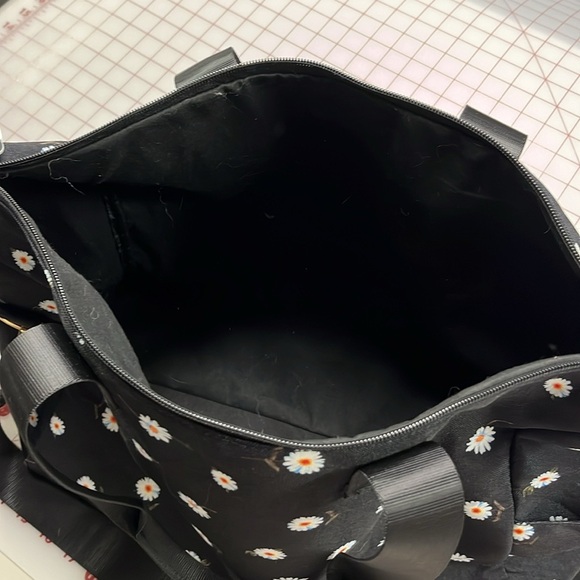 ALICE+OLIVIA Daisy Print Weekender Adjustable Strap Top Zip w Handle Duffle Bag - Picture 15 of 16